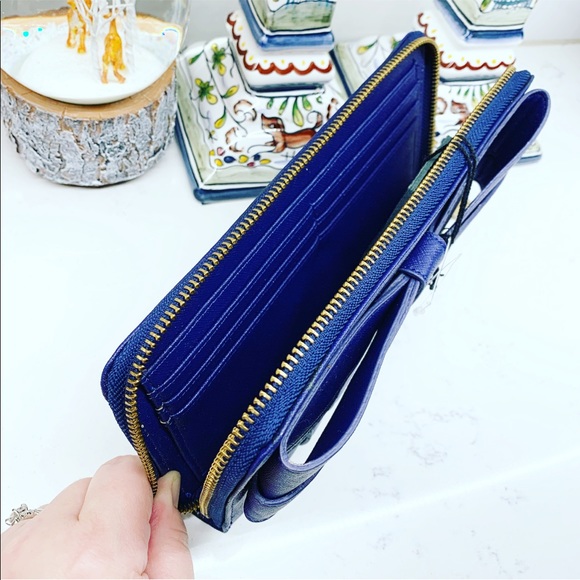 Zac Posen “Shirley Bow” Leather Clutch - Picture 6 of 8